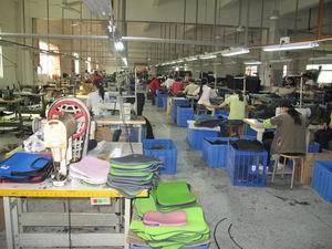 【東莞潛水料廠家專業(yè)生產(chǎn)代加工時(shí)尚便捷橢圓形多功能耳機(jī)包】價(jià)格,廠家,圖片,其他箱包,東莞市金燦運(yùn)動(dòng)用品有限公司