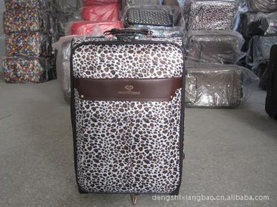 【特價供應(yīng) 拉桿箱定做 精美產(chǎn)品 各種拉桿箱】價格,廠家,圖片,旅行箱包,即墨市鄧氏箱包加工廠-